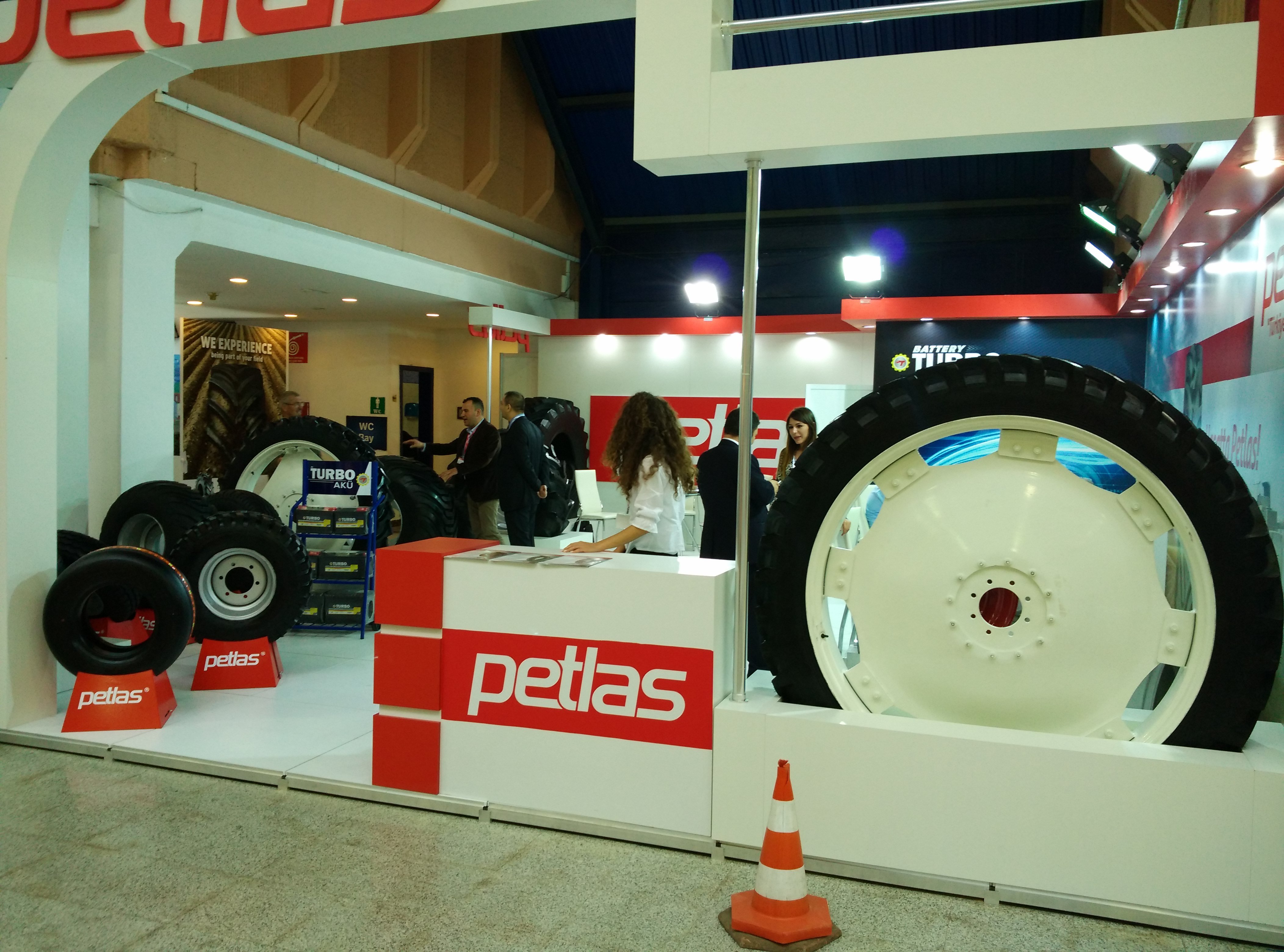 Petlas Ahşap Fuar Stand